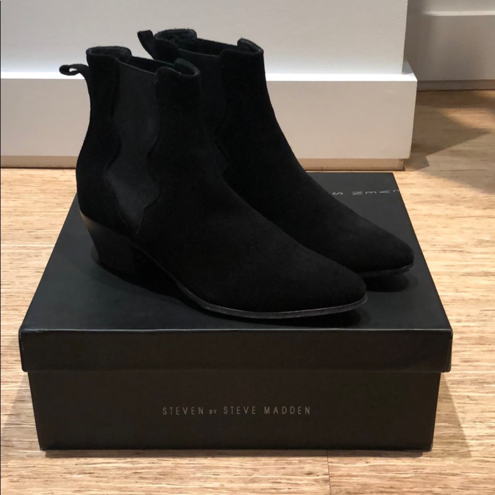 Steven by Steve Madden western suede booties
